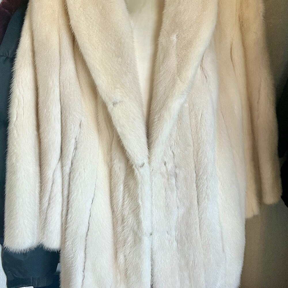 KERRISONS Vintage Pearl White Real Mink-Size M-Excellent Condition